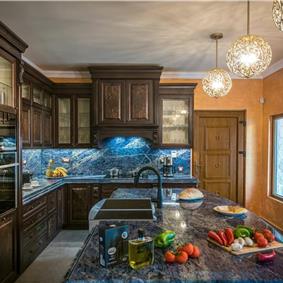 8 bedroom luxury villa with pool near Koutsounari, sleeps 16